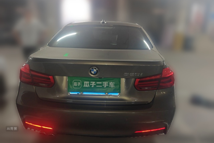 BMW 3 Series 2018 car image #6