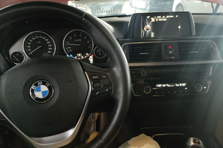 BMW 3 Series 2017 #10 BMW 3 Series 2017 car image #10