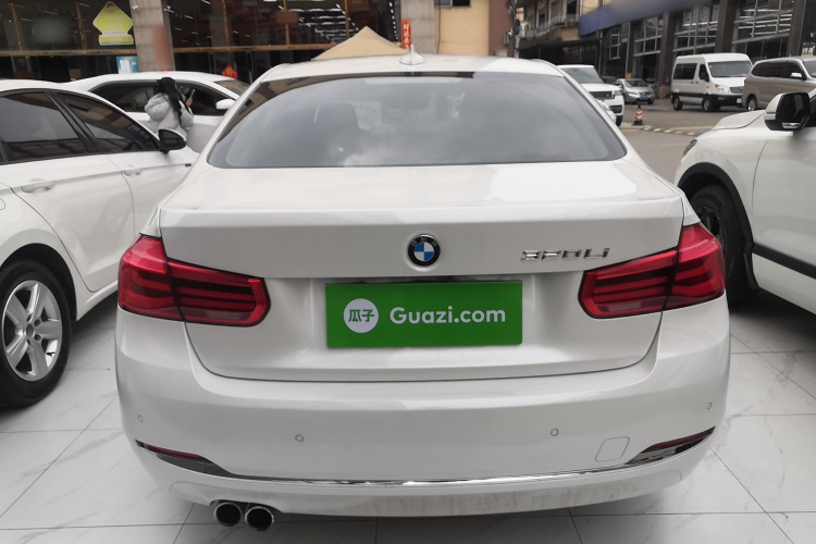 BMW 3 Series 2017 #6 BMW 3 Series 2017 car image #6