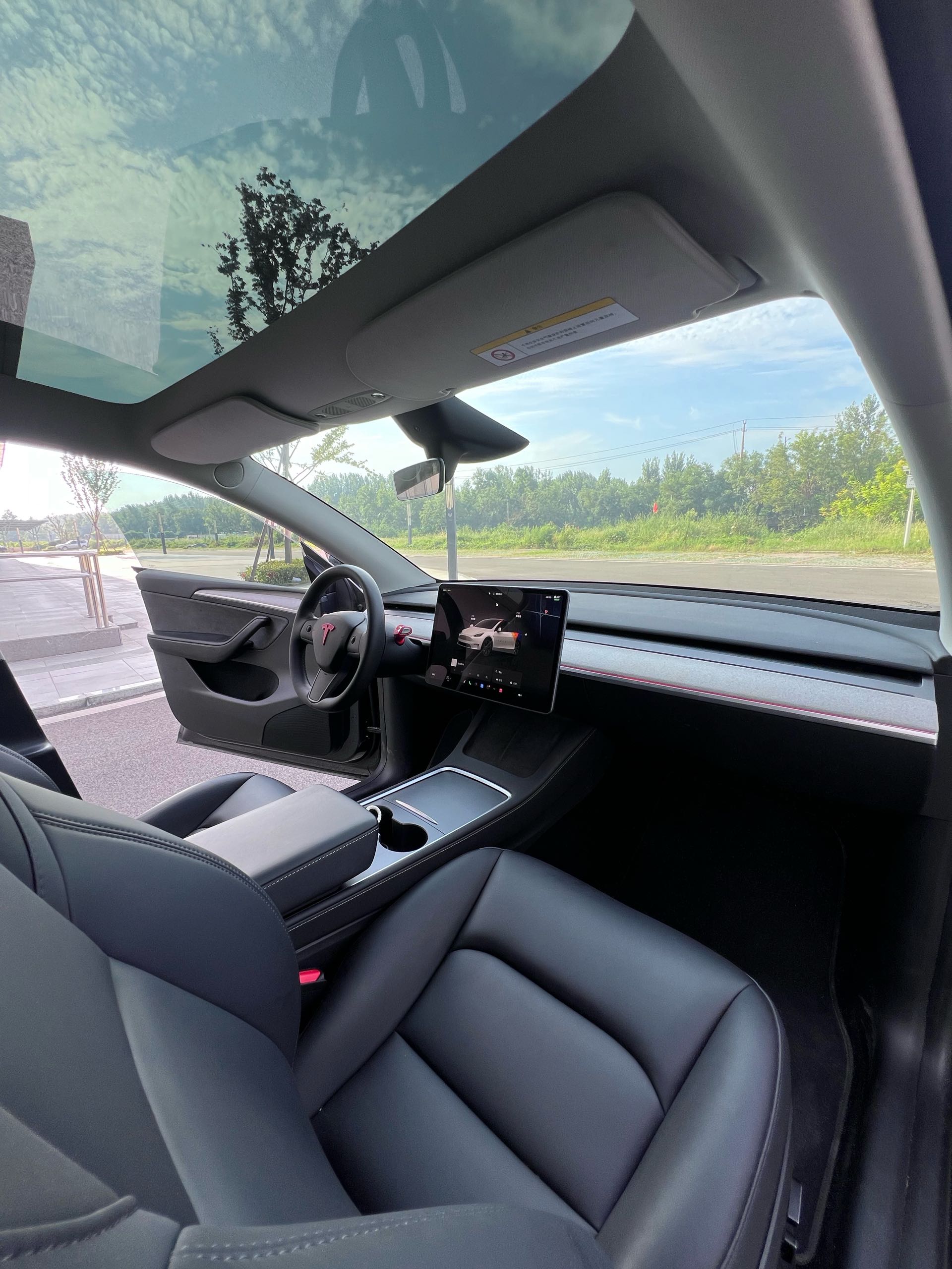 Tesla Model Y 2024 imagem de carro #8