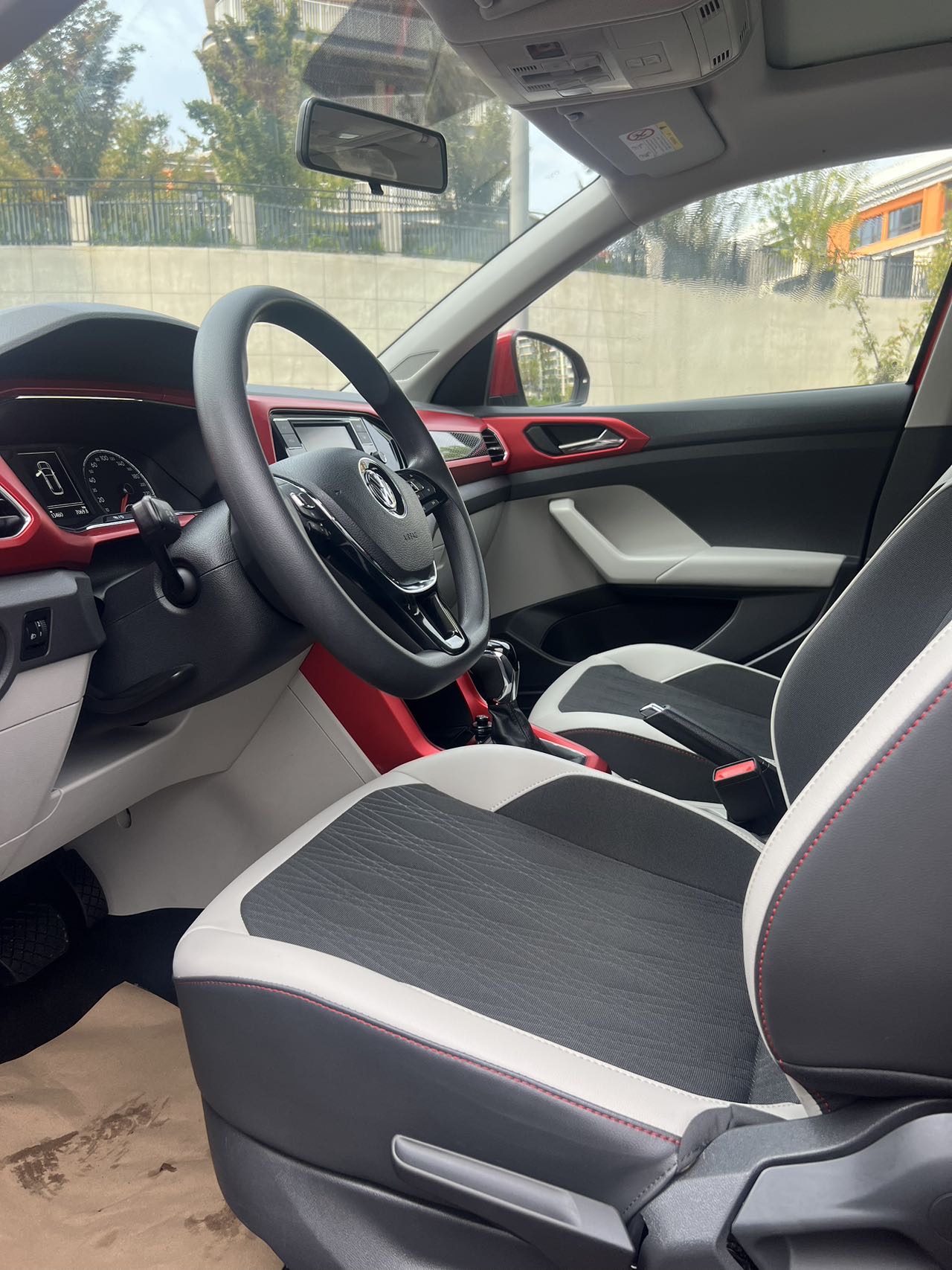 Volkswagen T-Cross 2019 #4 Volkswagen T-Cross 2019 car image #4