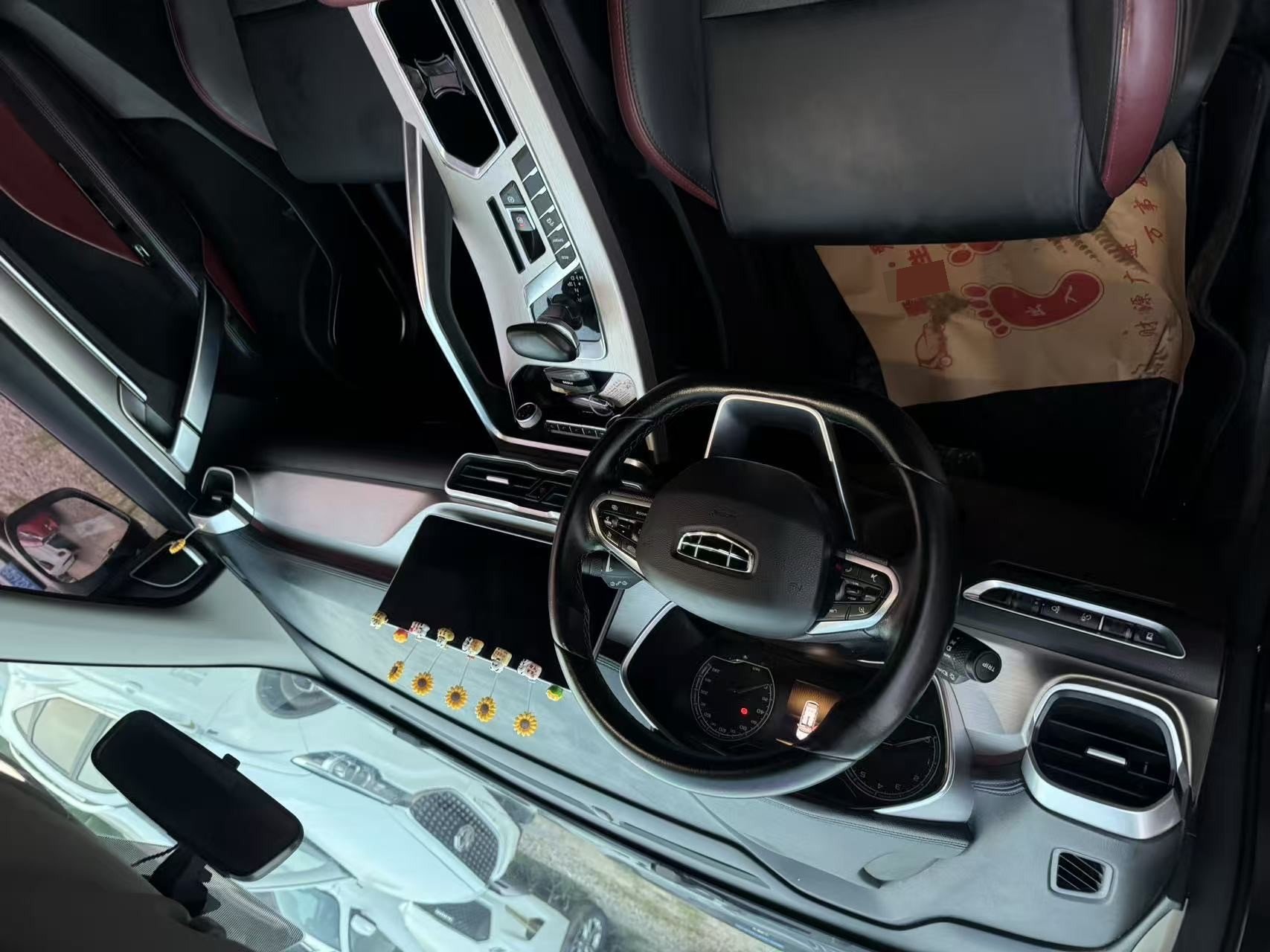 GEELY Coolray 2023 car image #2