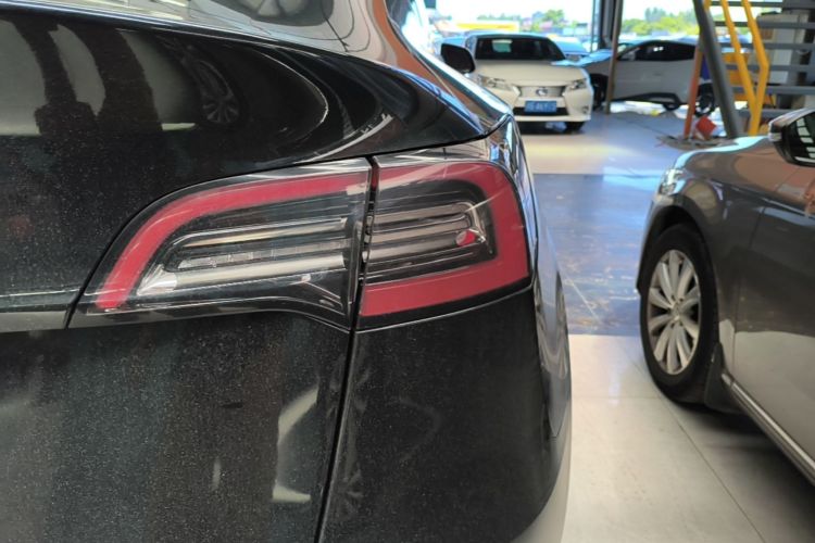 Tesla Model Y 2021 car image #8