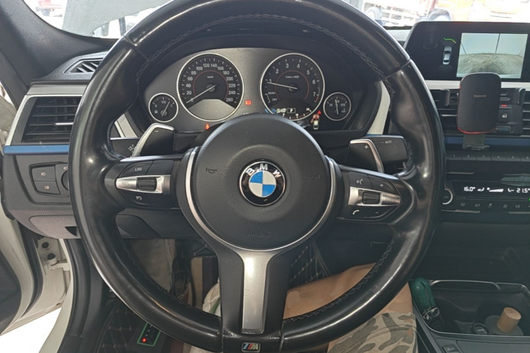 BMW 3 Series 2018 car image #11