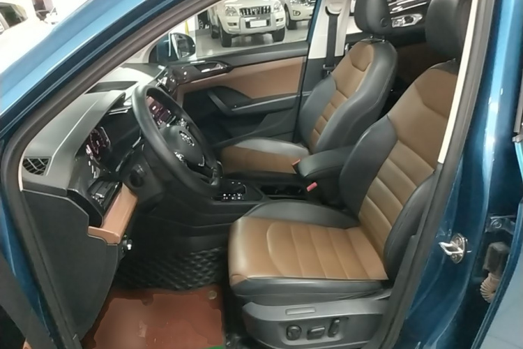 Volkswagen Tharu 2018 car image #15