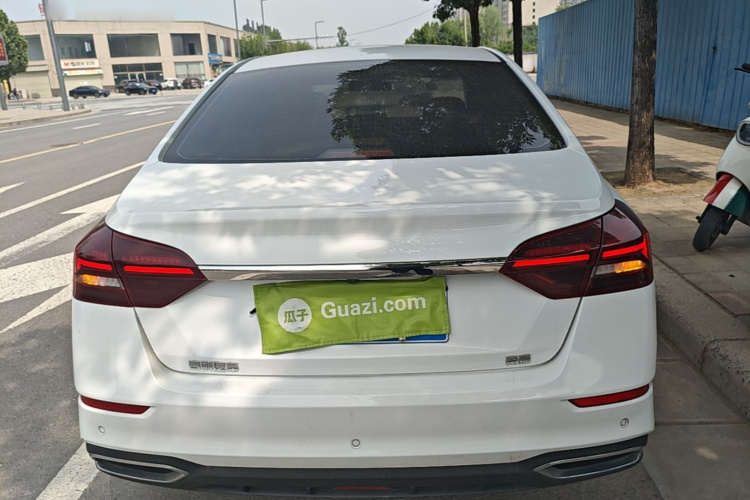 GEELY Emgrand 2021 car image #6