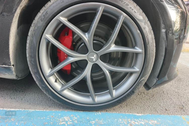 Tesla Model 3 2021 car image #9