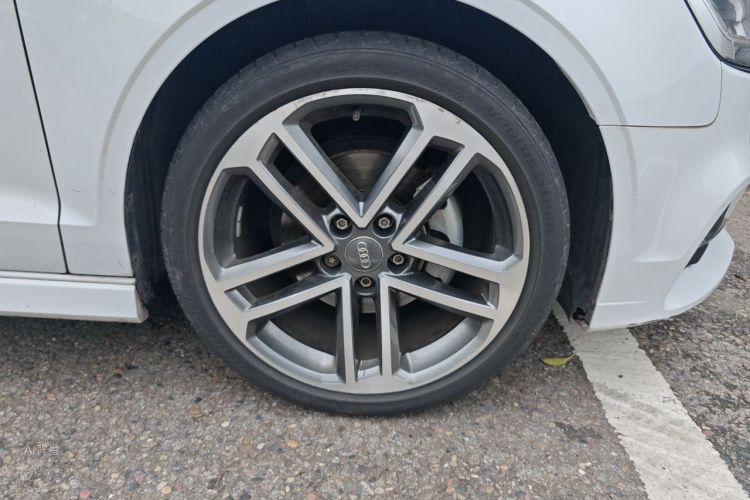 Audi A3 2017 car image #9