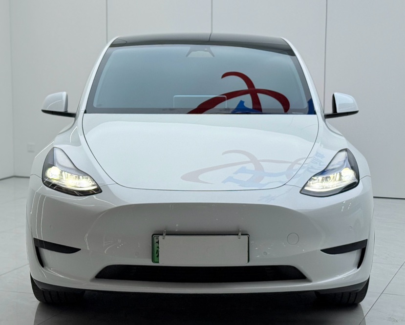Tesla Model Y 2023 #2 Tesla Model Y 2023 car image #2