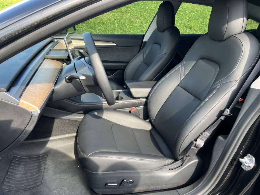Tesla Model 3 2023 car image #9