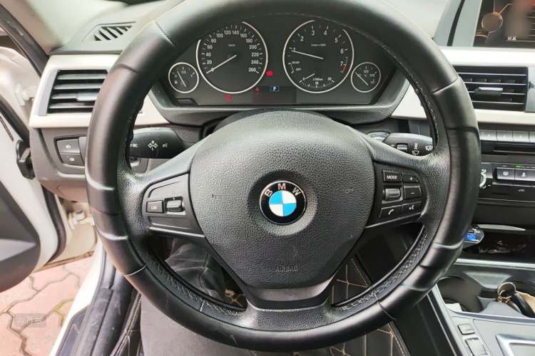BMW 3 Series 2015 car image #12