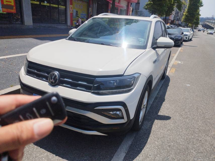 Volkswagen T-Cross 2020 car image 