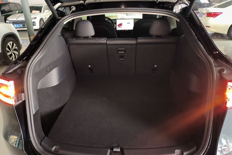 Tesla Model Y 2022 #19 Tesla Model Y 2022 car image #19