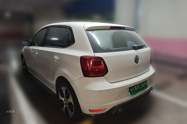 Volkswagen Polo 2015 car image #5