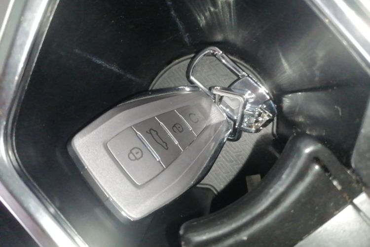GEELY Coolray 2021 car image #9