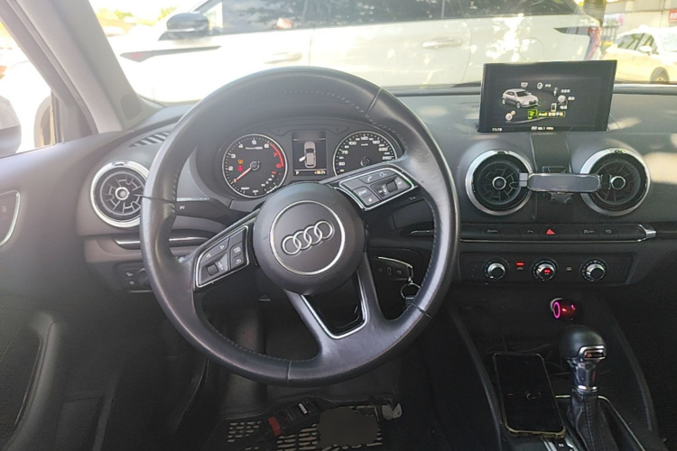 Audi A3 2019 car image #11