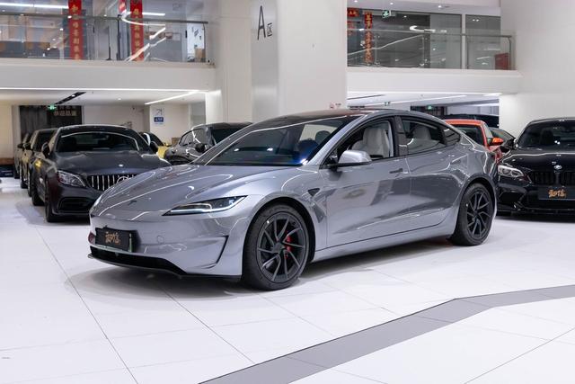 Tesla Model 3 2026 car image #15