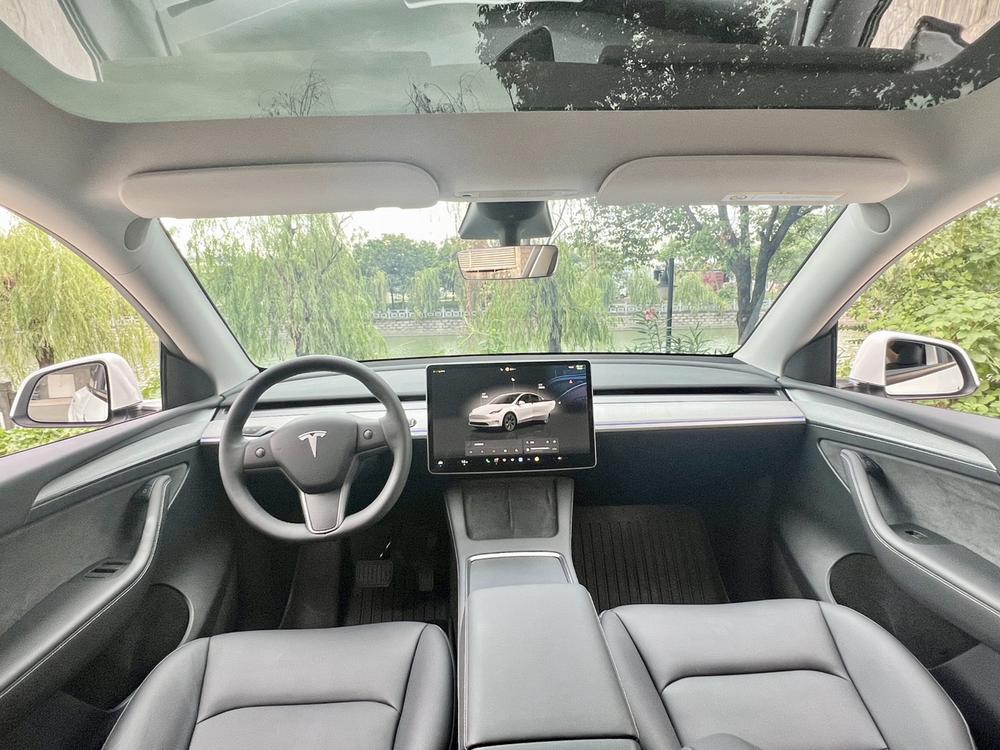 Tesla Model Y 2024 #10 Tesla Model Y 2024 car image #10