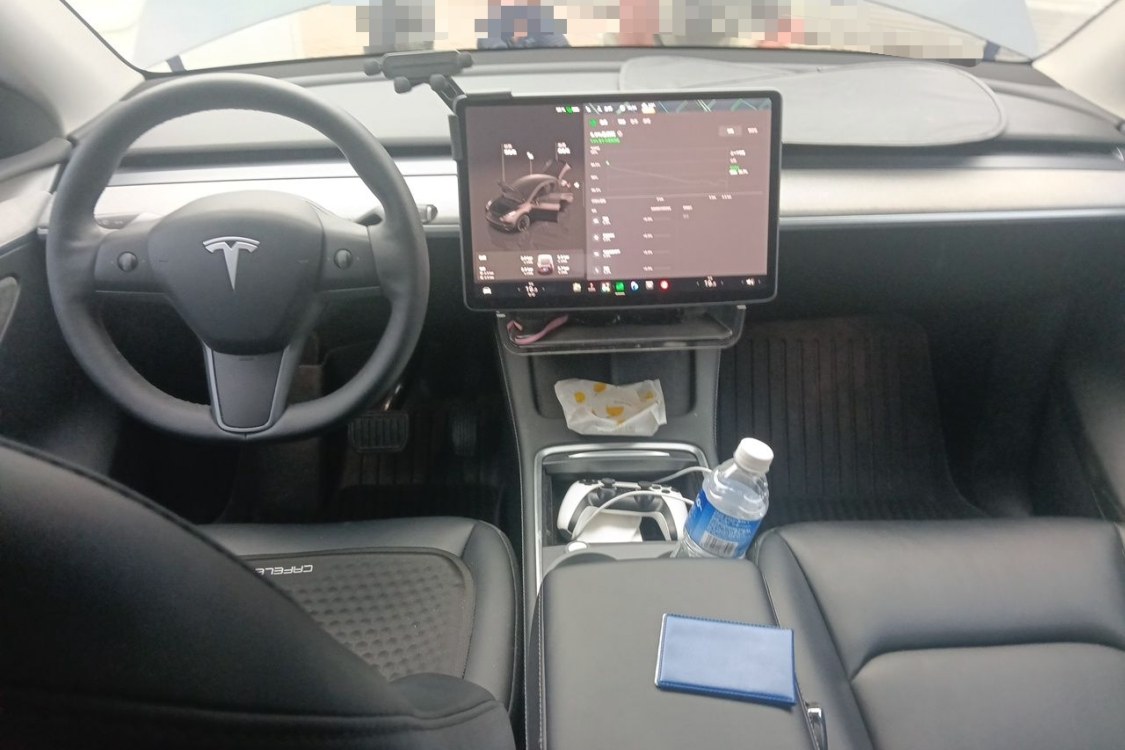 Tesla Model Y 2024 immagine di auto #21
