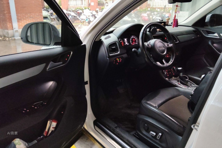 Audi Q3 2018 immagine di auto #18