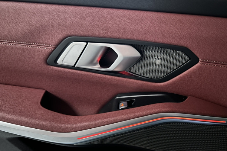 BMW 3 Series 2022 car image #13