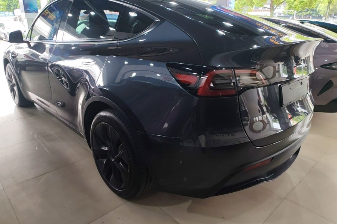 Tesla Model Y 2024 car image #3
