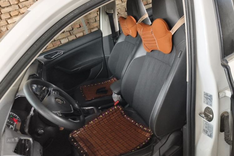 Volkswagen T-Cross 2020 car image #17