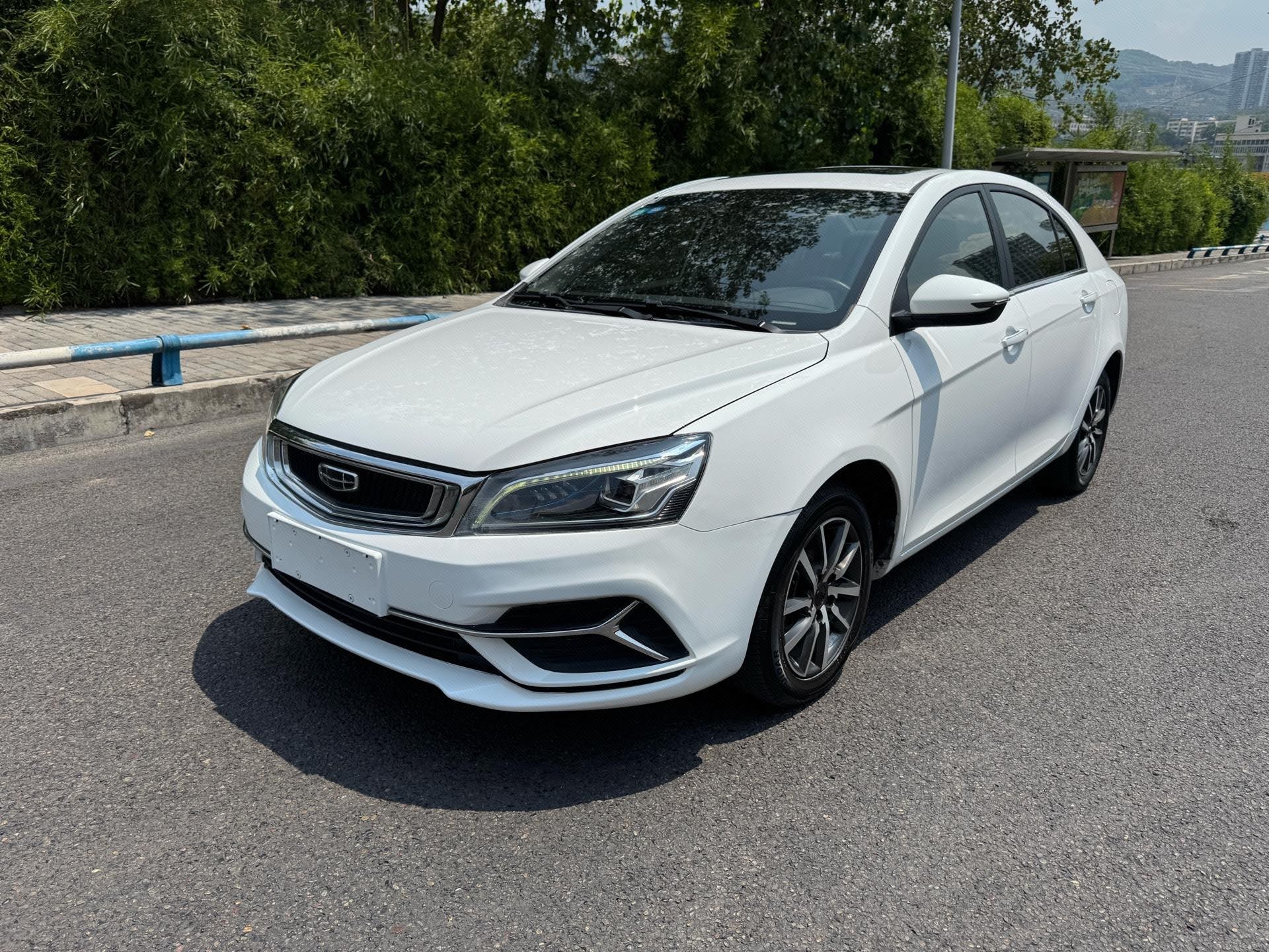 GEELY Emgrand 2019 car image 