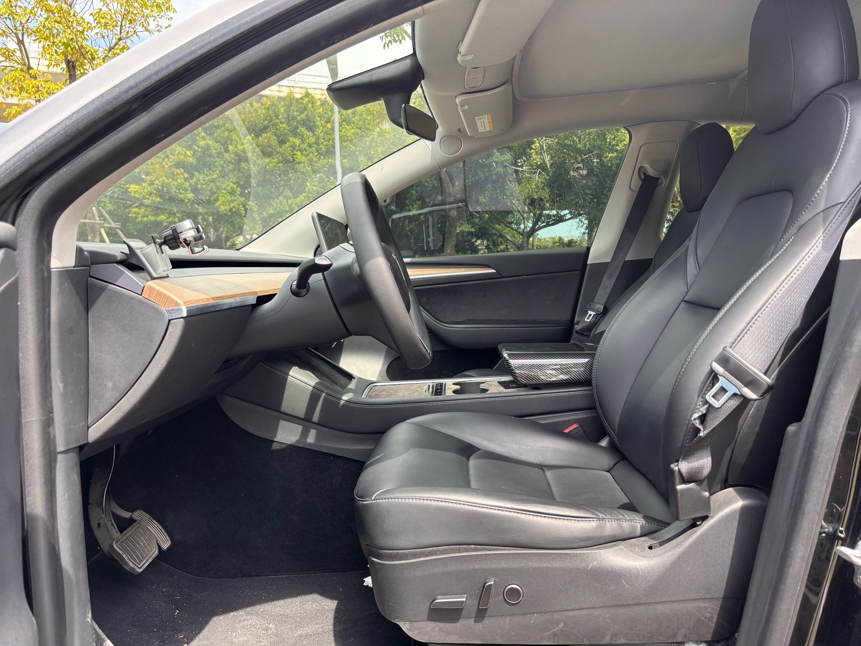 Tesla Model Y 2021 car image #8