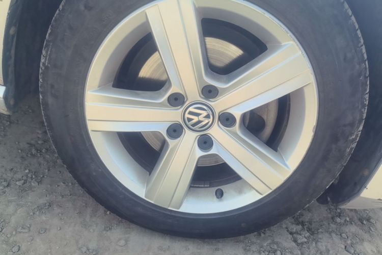 Volkswagen Golf 2015 car image #9