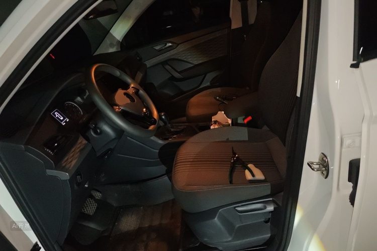 Volkswagen Tharu 2020 car image #17