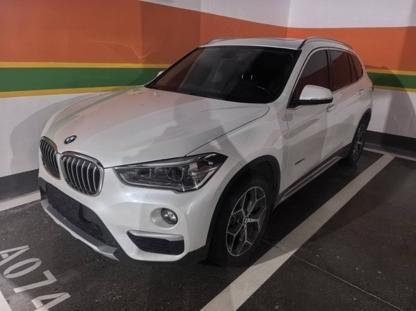 BMW X1 2018 BMW X1 2018 car image
