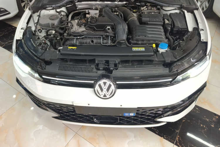 Volkswagen Golf 2024 car image #22