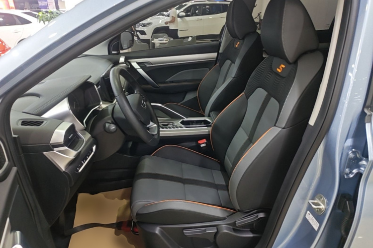 GEELY Coolray 2024 car image #15