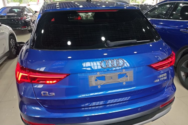 Audi Q3 2019 car image #4