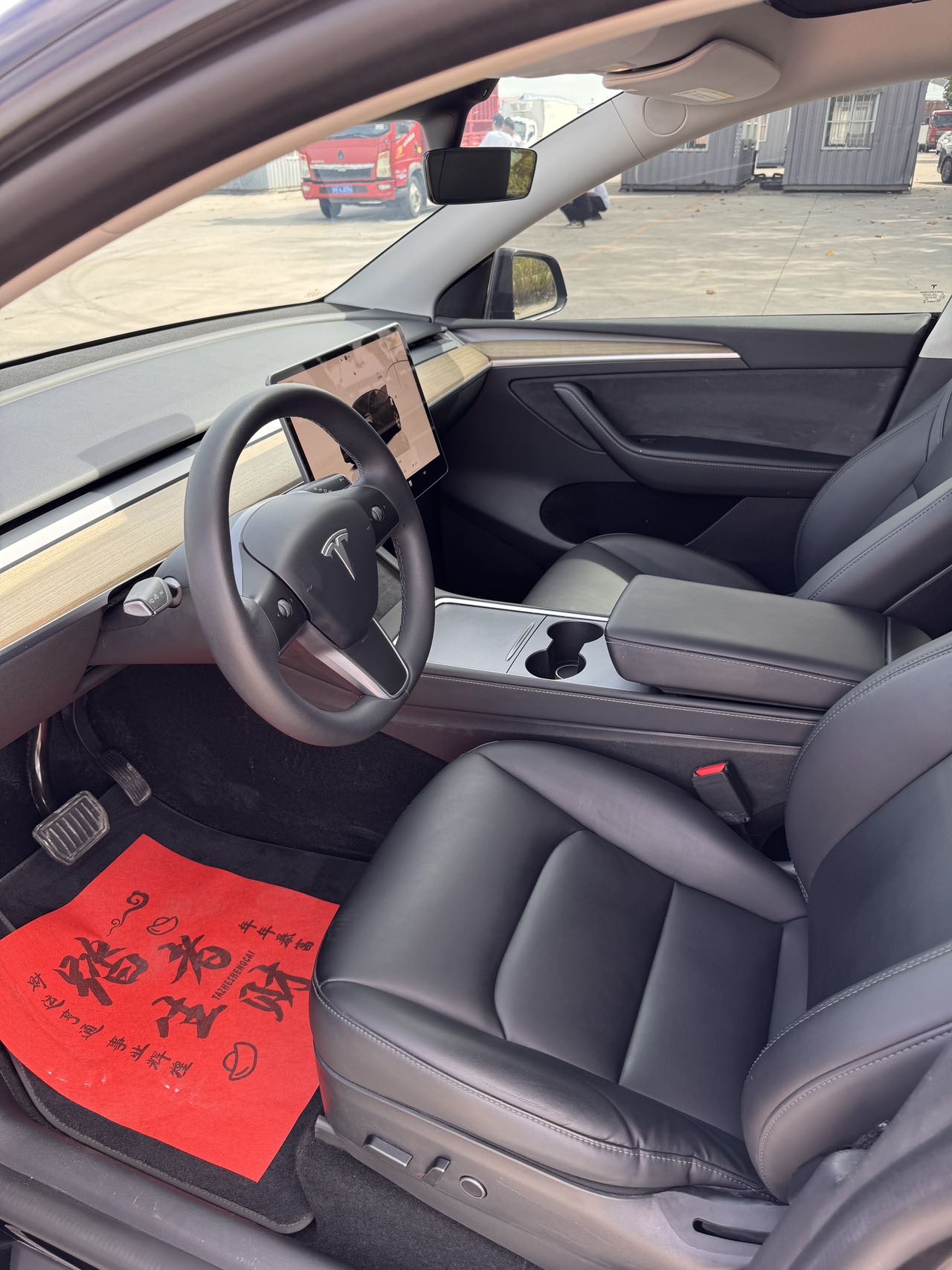 Tesla Model Y 2022 car image #7