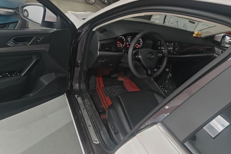 Volkswagen Lavida 2018 car image #16