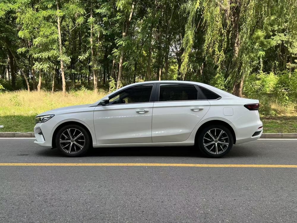 GEELY Emgrand 2022 #4 GEELY Emgrand 2022 imagen de coche #4