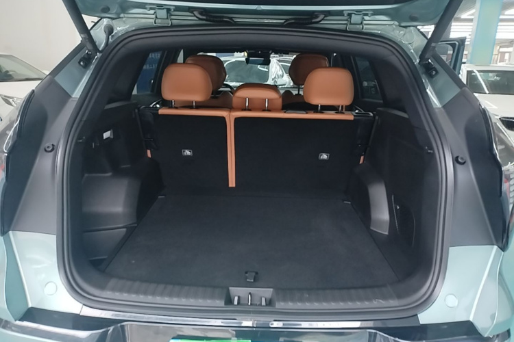 GEELY Boyue L 2025 car image #19