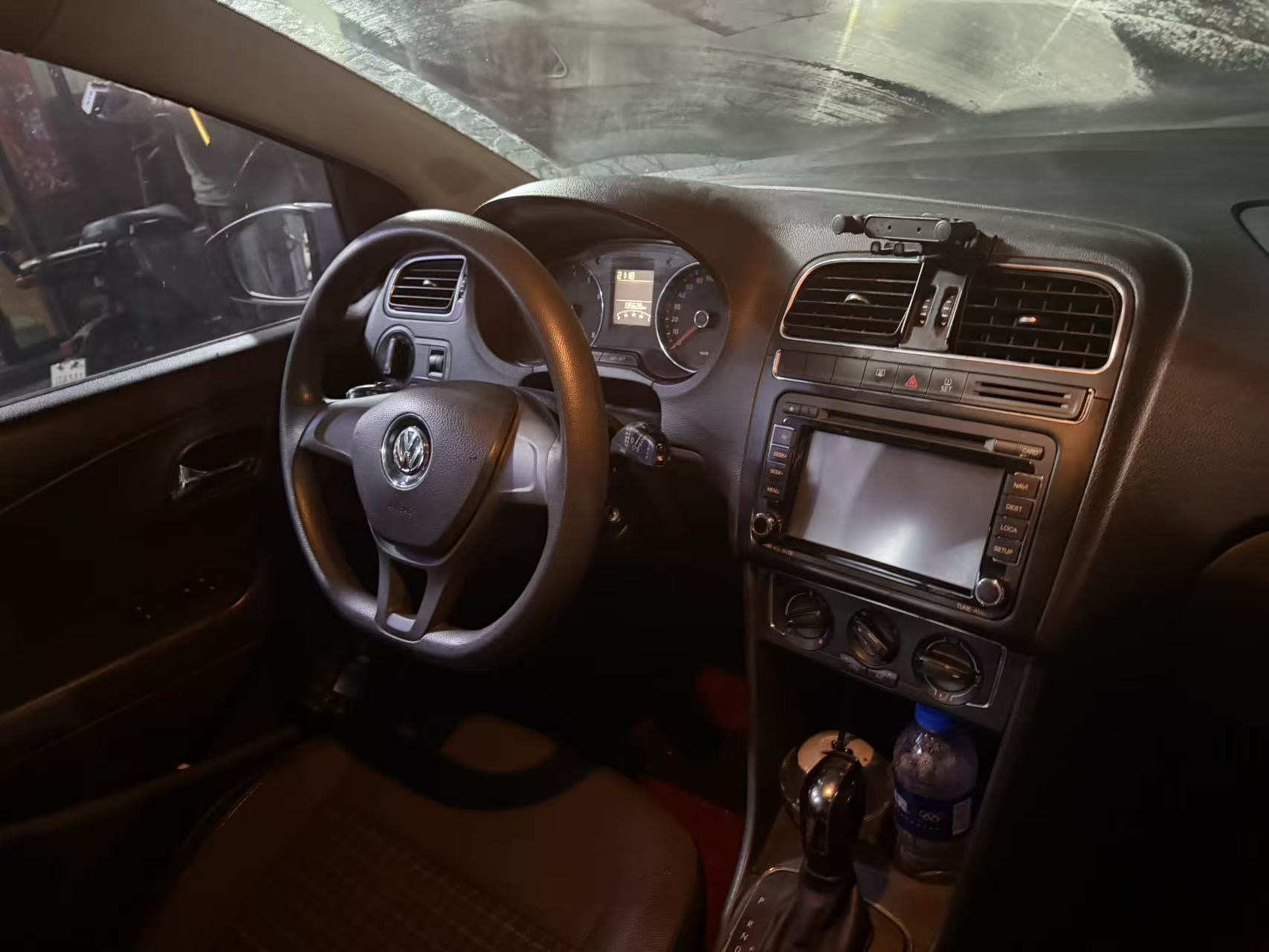 Volkswagen Polo 2014 car image #6