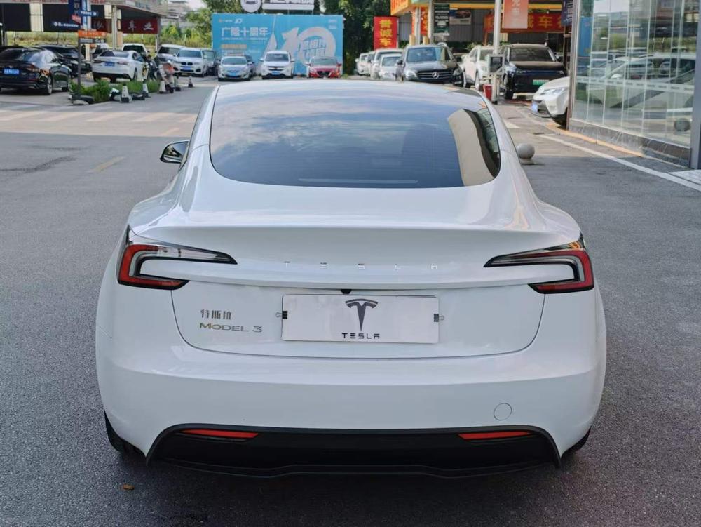 Tesla Model 3 2025 immagine di auto #6