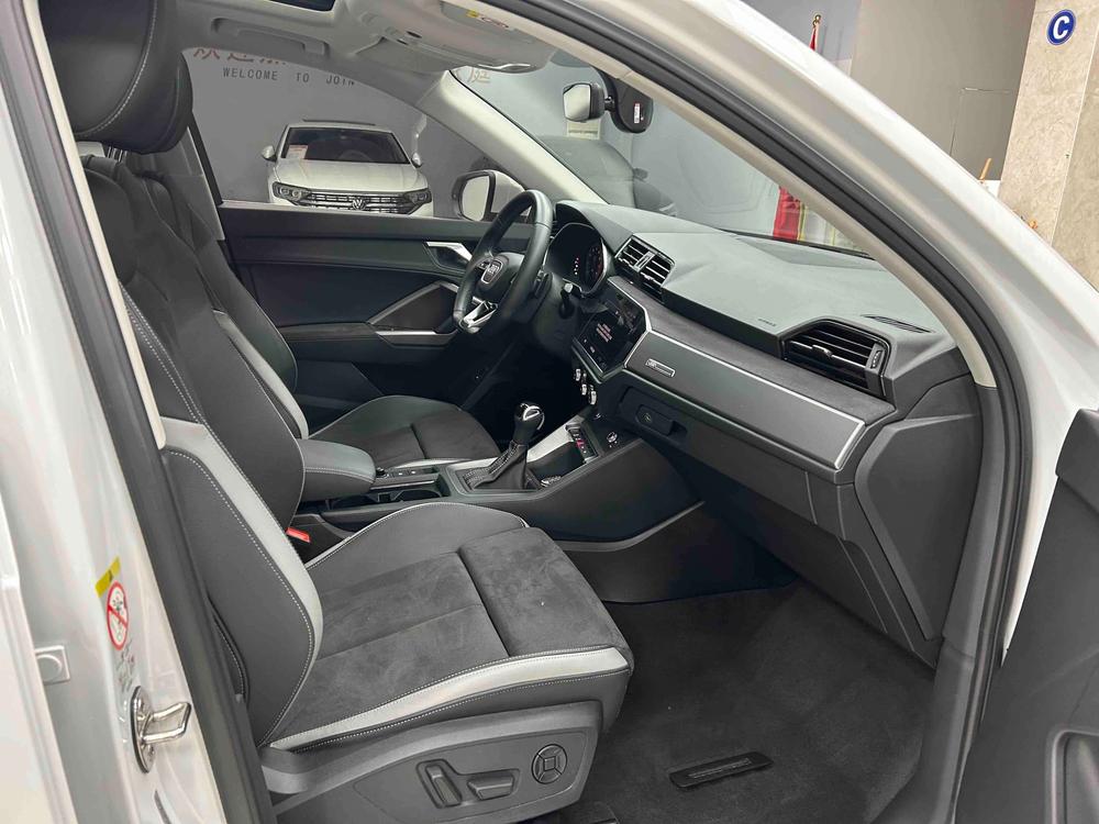 Audi Q3 2022 صورة سيارة #14