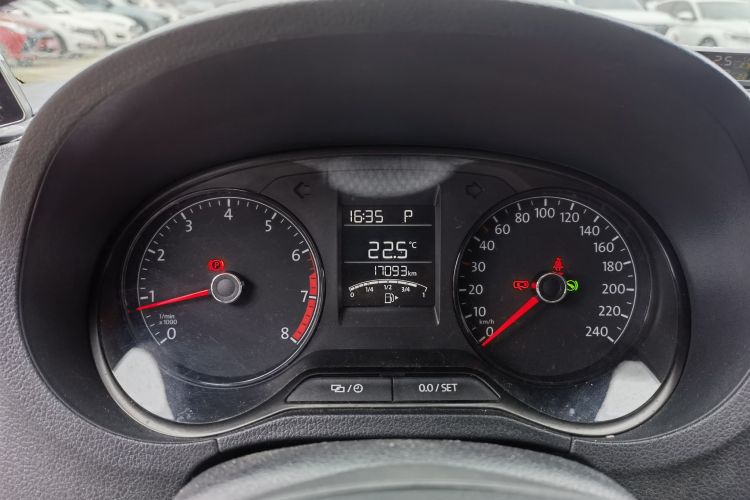 Volkswagen Polo 2019 car image #8