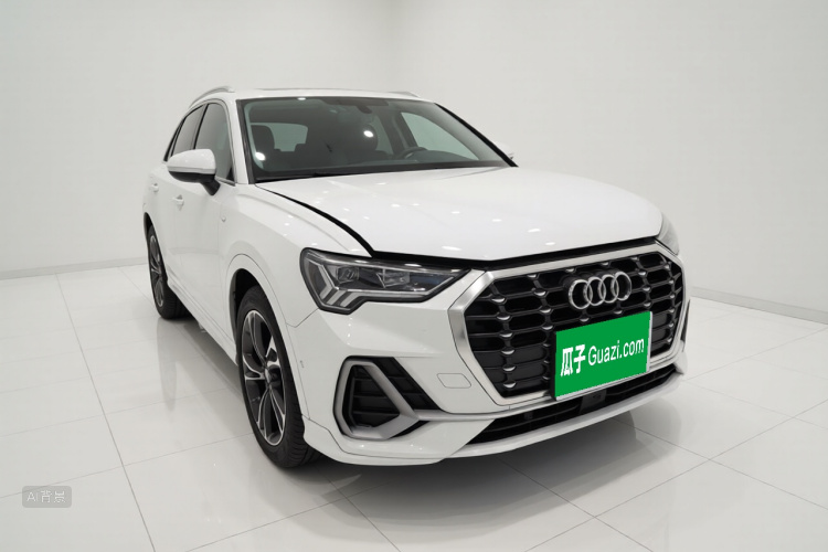 Audi Q3 2022 car image #4