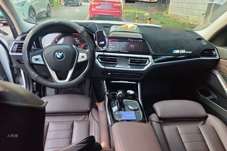 BMW 3 Series 2019 car image #11