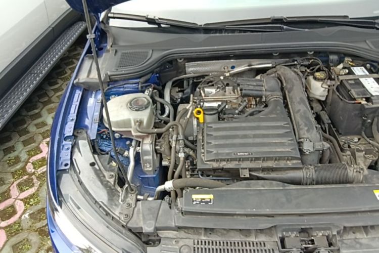Volkswagen Golf 2021 car image #23