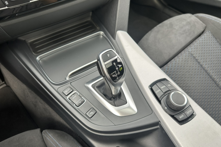 BMW 3 Series 2017 #25 BMW 3 Series 2017 car image #25