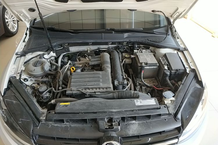 Volkswagen Golf 2020 car image #20