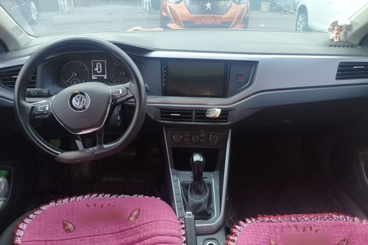 Volkswagen Polo 2021 car image #10