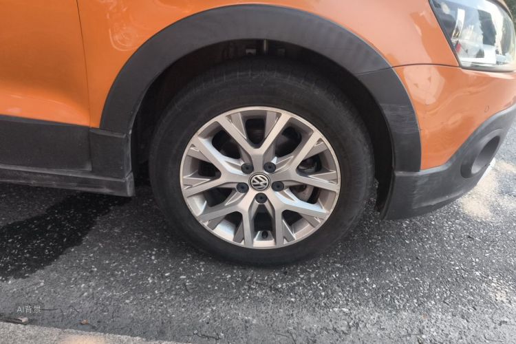 Volkswagen Polo 2015 car image #9